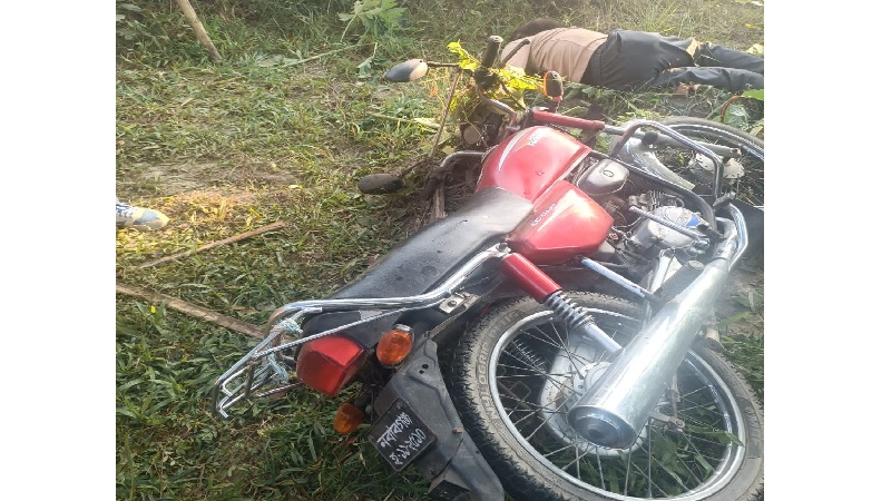 ভোলাহাটে সড়কের পাশ থেকে মোটরসাইকেল চালকের মরদেহ উদ্ধার
